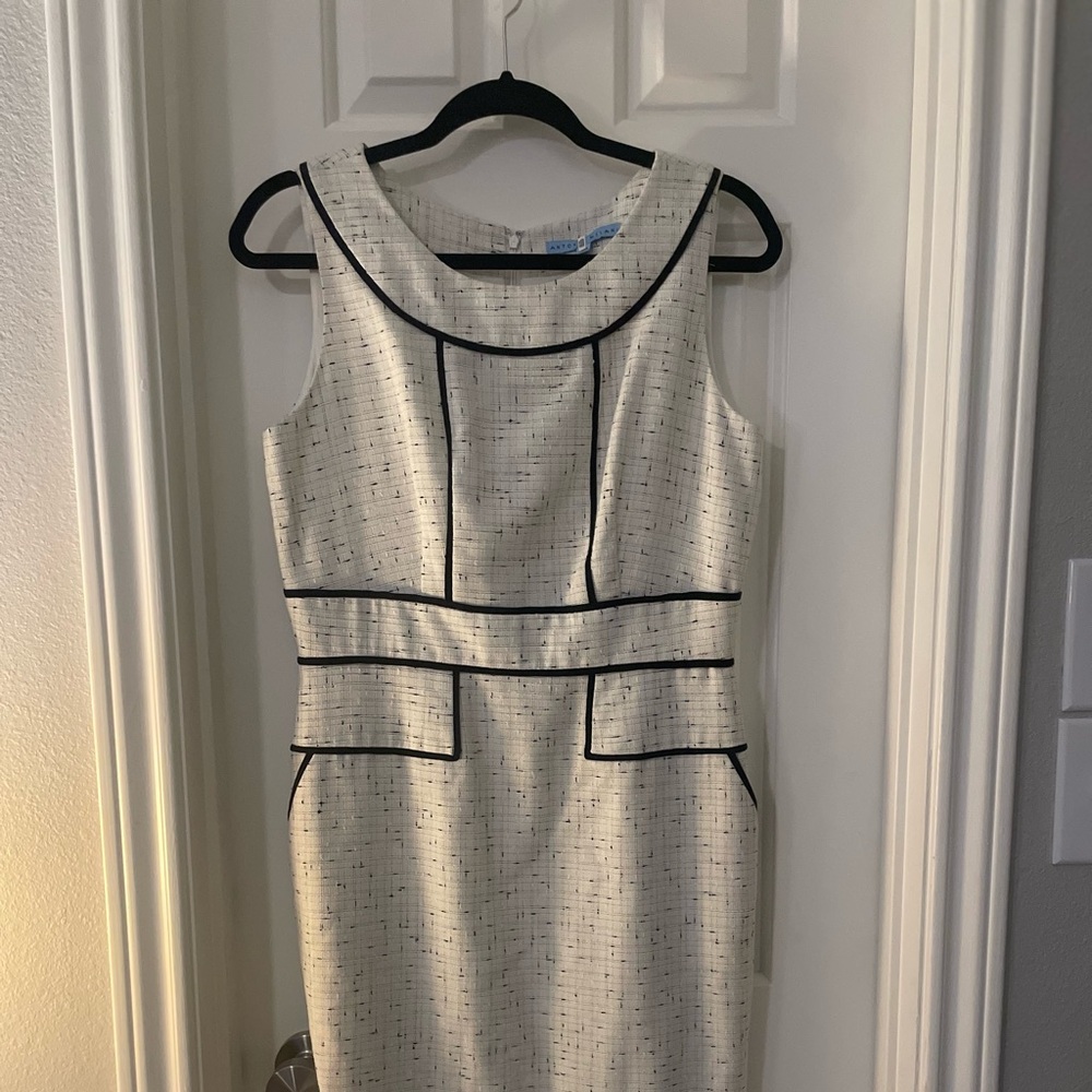ANTONIO MELANI Cream and Black Midi Dress